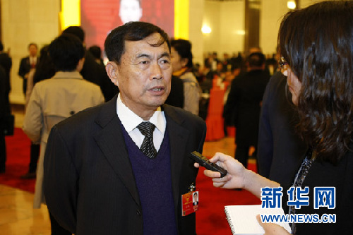 大會(huì)堂里的基層代表:定把鄉(xiāng)親的話“捎”到會(huì)上