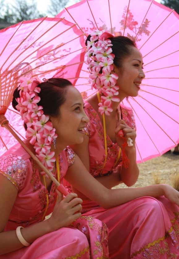 云南各族兒女多華彩 絢麗服飾最搶眼（組圖）