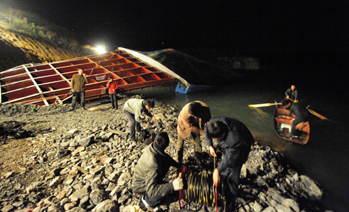 湖北巴東翻船事故失蹤人數(shù)上升為14名