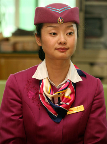 李佳：地震襲來冷靜應對，應急處理贏得贊譽