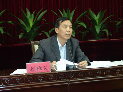 廣東省委宣傳部官員:建議中山裝改成公務(wù)員制服