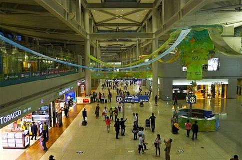 出國購物血拼最佳場所 全球十大機(jī)場免稅店