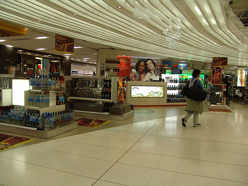 出國購物血拼最佳場所 全球十大機(jī)場免稅店