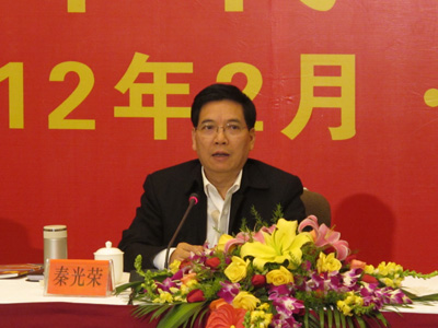 秦光榮:推進云南經(jīng)濟實現(xiàn)新跨越