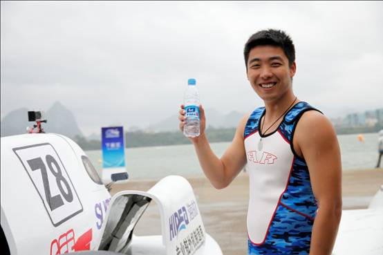 楊瀾傾力推薦：我選擇康師傅礦物質(zhì)水安心喝享健康