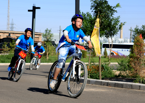 10多個國家和地區(qū)的281名青少年喜聚金昌開展生存訓(xùn)練營活動