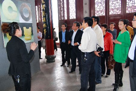 信陽市文藝家齊聚潢川采風(fēng)研討