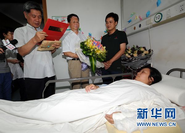 面對種種榮譽(yù)最美媽媽說“媽媽的心其實(shí)都一樣”