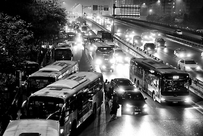 拼車回燕郊 有“市場”缺名分