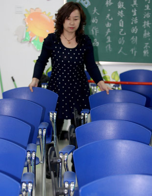 賀加慧：三尺講臺(tái) 34年堅(jiān)守