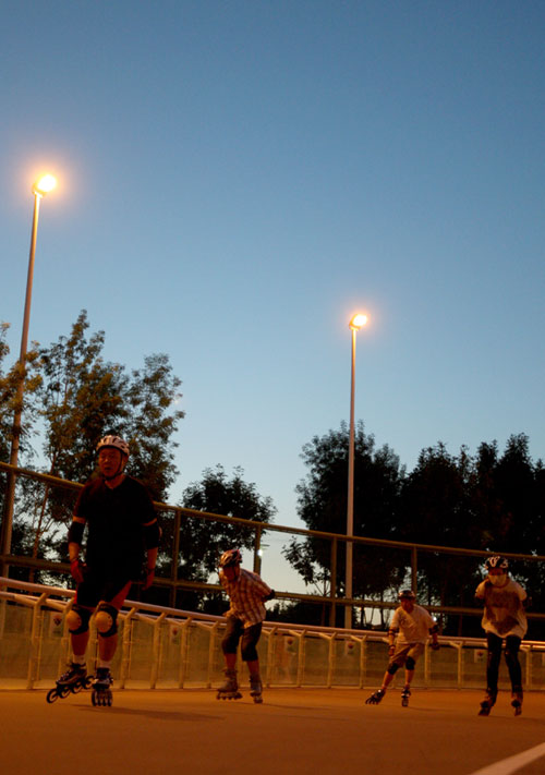 新疆克拉瑪依：幸福生活腳下來(lái)