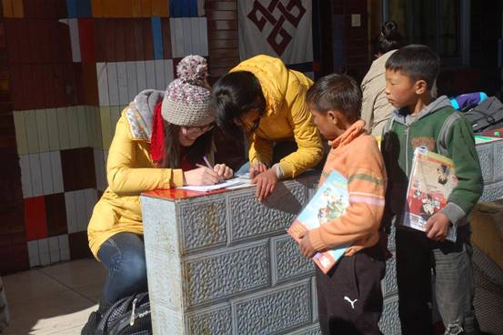 藏歷除夕送給孤兒院的祝福