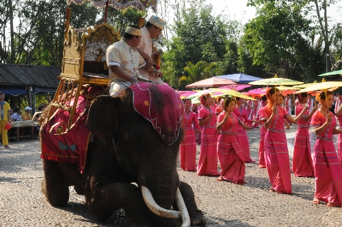 西雙版納傣族園、曼聽(tīng)公園聯(lián)袂打造“風(fēng)情邂逅佳地”