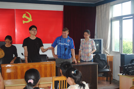 大嵐鎮(zhèn)辦春泥志愿服務月:“文明崇德 七彩夏天”