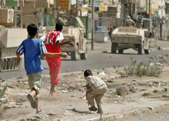 U.S. troops battle militiamen in Karbala