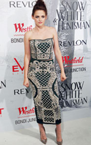 Special: Kristen Stewart cheats on Robert Pattinson