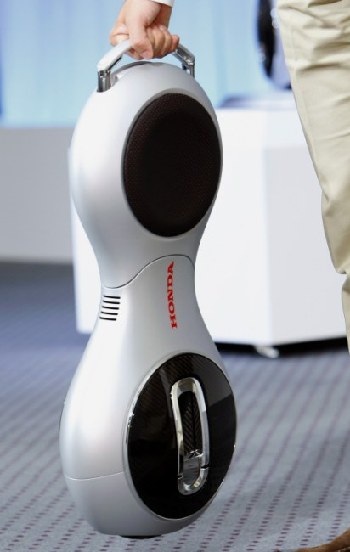 本田研發(fā)新款獨(dú)輪迷你電動車 “指哪走哪”方便靈活