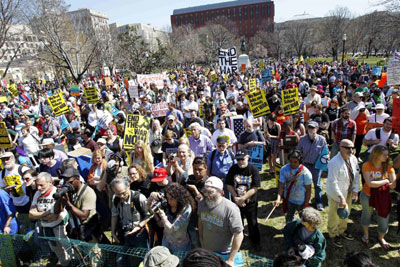 組圖：美國(guó)爆發(fā)反戰(zhàn)游行8人遭拘 矛頭直指奧巴馬