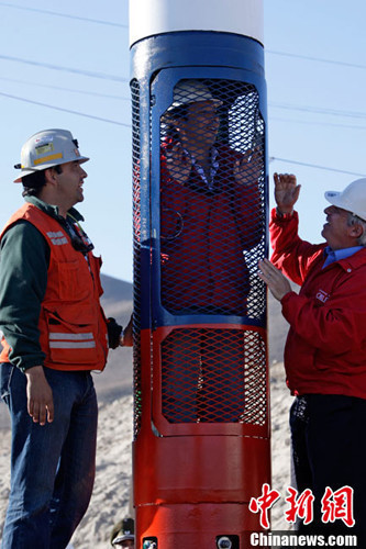 智利受困兩個多月礦工今日早上開始升井
