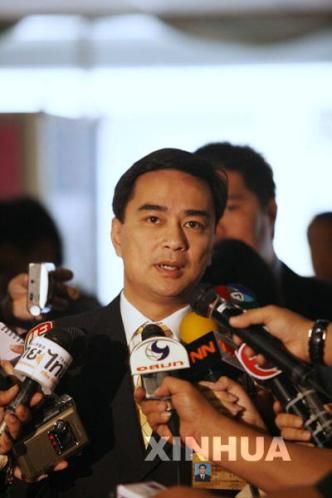 泰國(guó)紅衫軍擬起訴總理 稱(chēng)其為英國(guó)公民