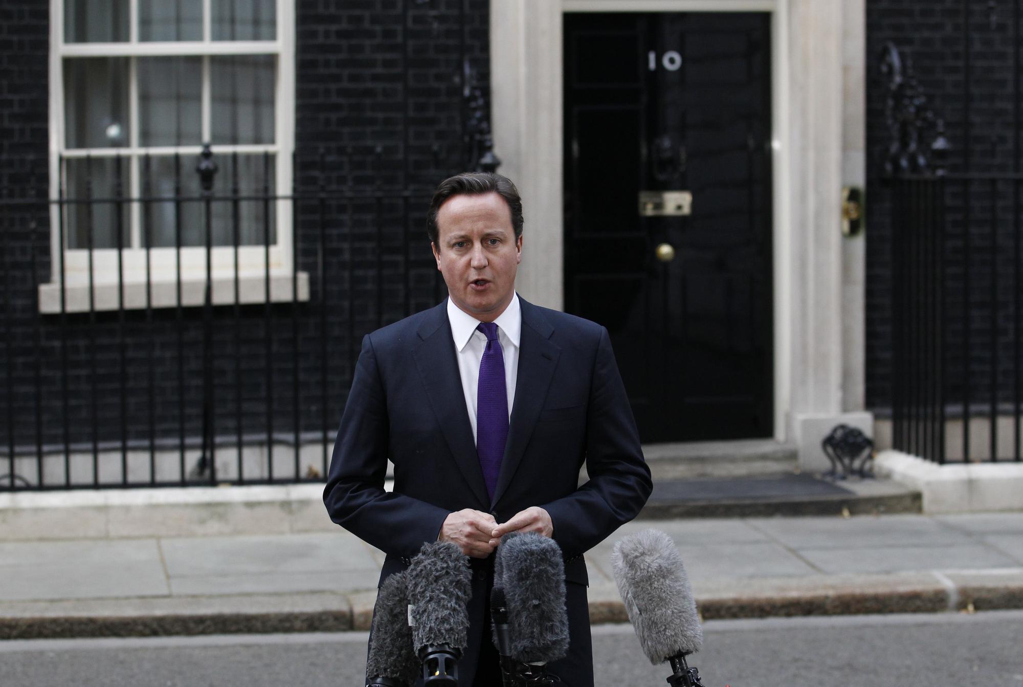 卡扎菲遺體被置于米蘇拉塔清真寺 眾人看好利比亞前景