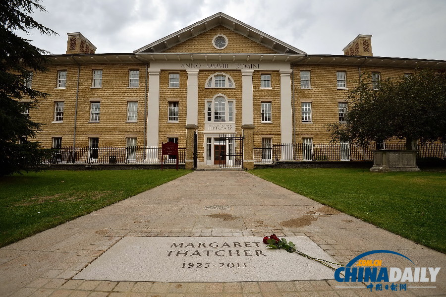 英國(guó):撒切爾夫人骨灰安葬儀式舉行