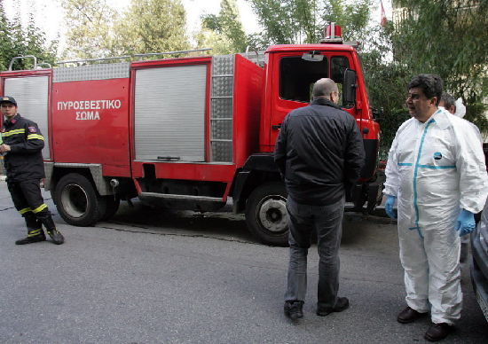 雅典連連接到炸彈包裹 議會(huì)外和多國(guó)使館發(fā)生爆炸