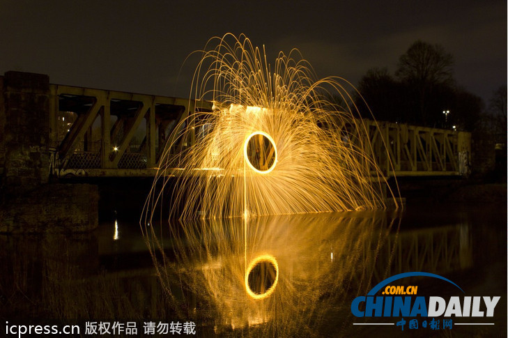 沉浸夢幻光影世界 英國廢棄建筑獲新生