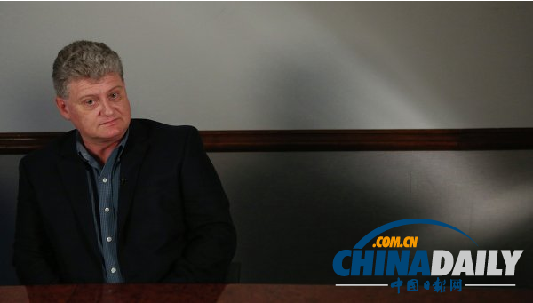 斯諾登父親收到俄簽證 擬盡快赴俄與兒子團(tuán)聚