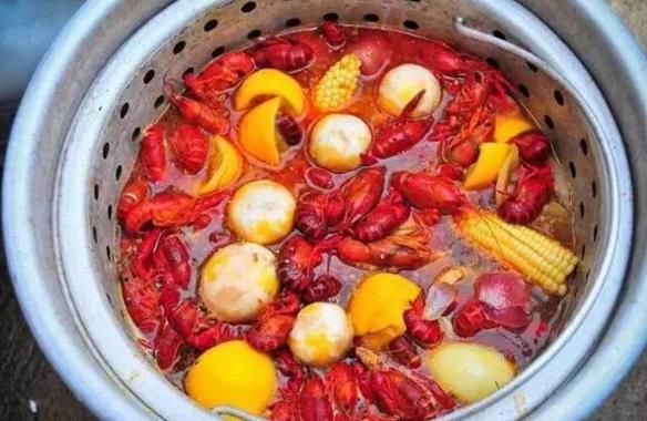 2017全國美食消費(fèi)報(bào)告出爐，大家最愛吃這個菜！