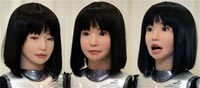 日本新型女機(jī)器人會走“貓步”