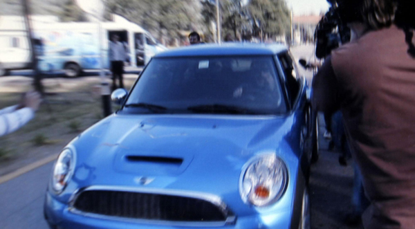 馬拉多納發(fā)布會(huì)惹事端 開車碾記者腿大罵混蛋