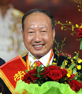 海航集團陳峰董事長榮獲“新中國成立以來最具影響力勞動模范”稱號